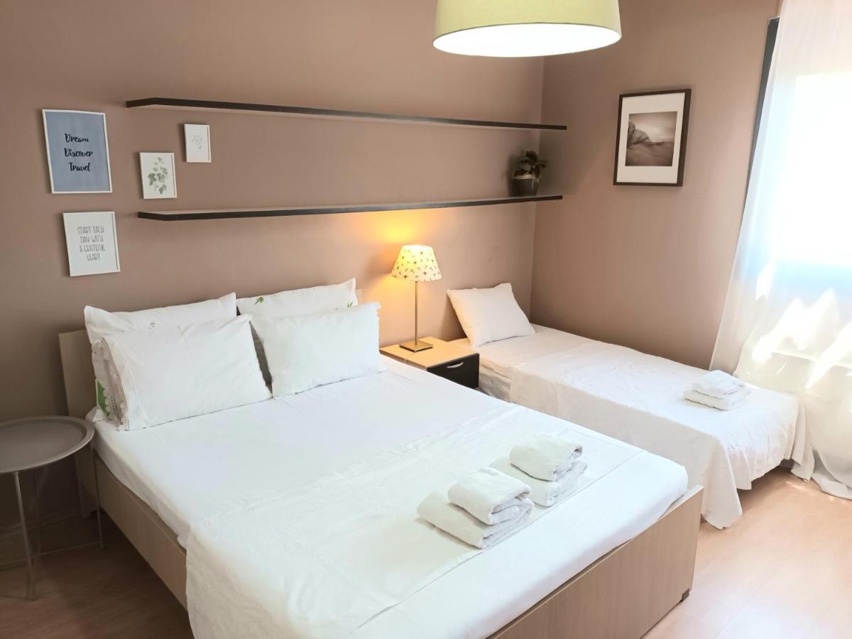 Crystal - Apartment With Garden & Parking 科莫蒂尼 外观 照片